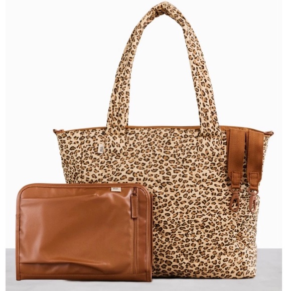 NWT BÉIS / Beis x Elsa Hosk Cream Brown Quilted Tote Bag Wild Child - Picture 3 of 14